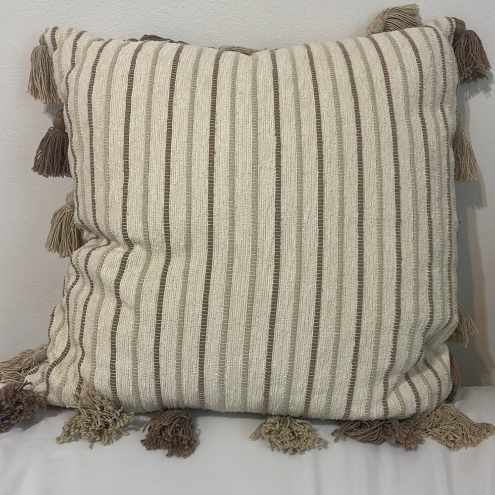 Decor pillow only had for a week but decided on a different theme.